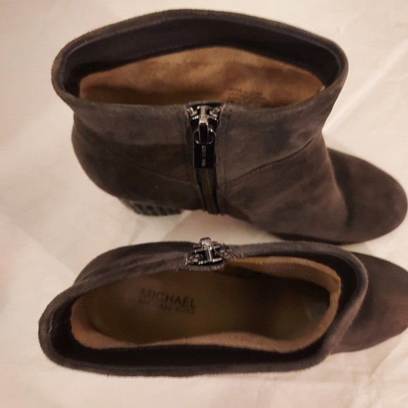 Michael Michael Kors "Arabelle" Gray and Black Ankle Boot in Size 6.5 M - Picture 11 of 13